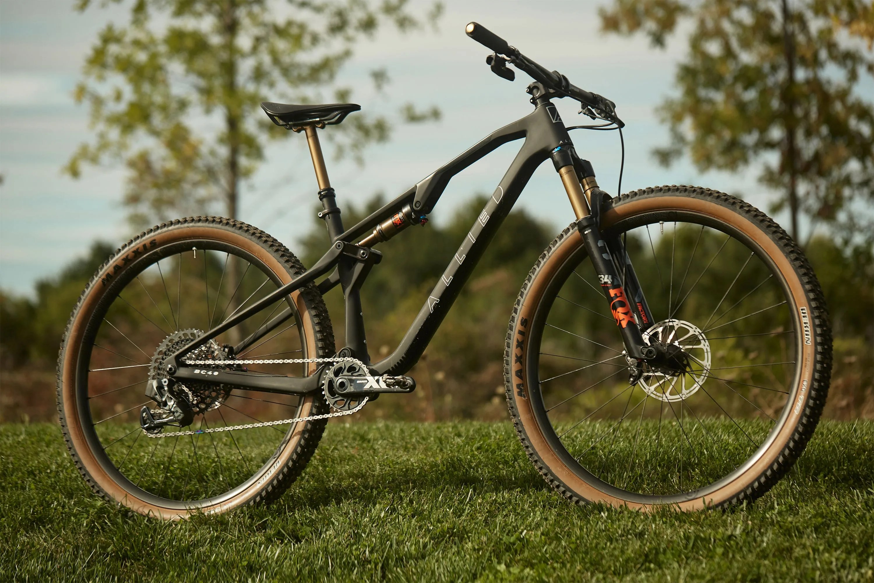Allied BC40 Mountain Bike Review: This Ultra-Light Bike Is ...