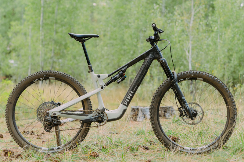 Ari Nebo Peak Review - 2025 Lightweight eMTB Shootout | The Loam Wolf