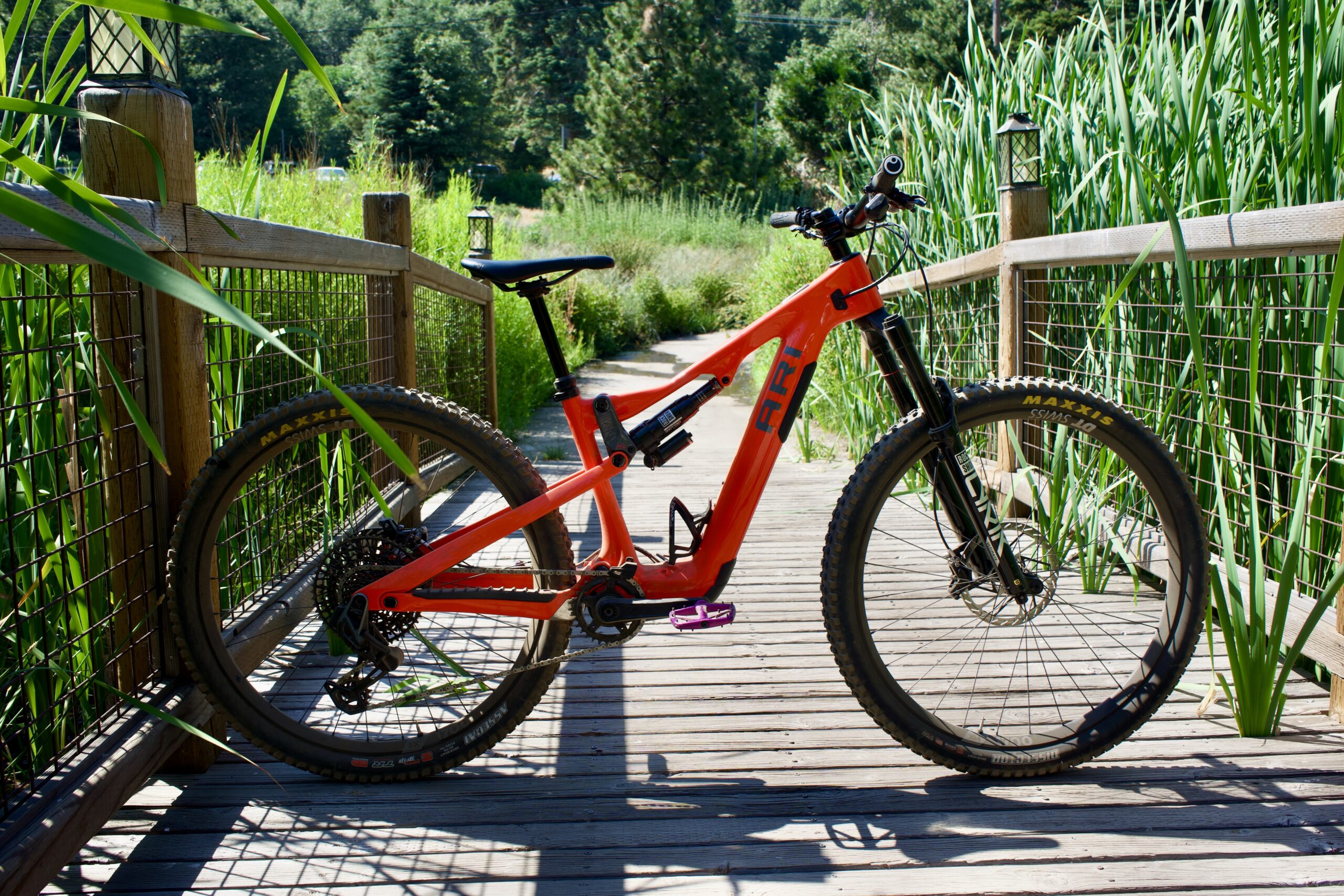 Ari Nebo Peak Pro - Women's MTB Network