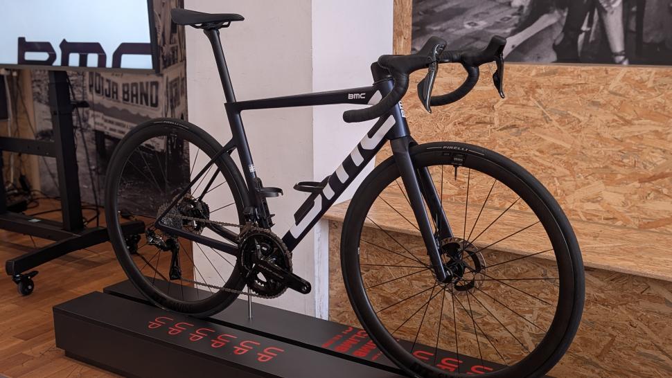 BMC's all-new lighter, "faster" Teammachine SLR 01 ...