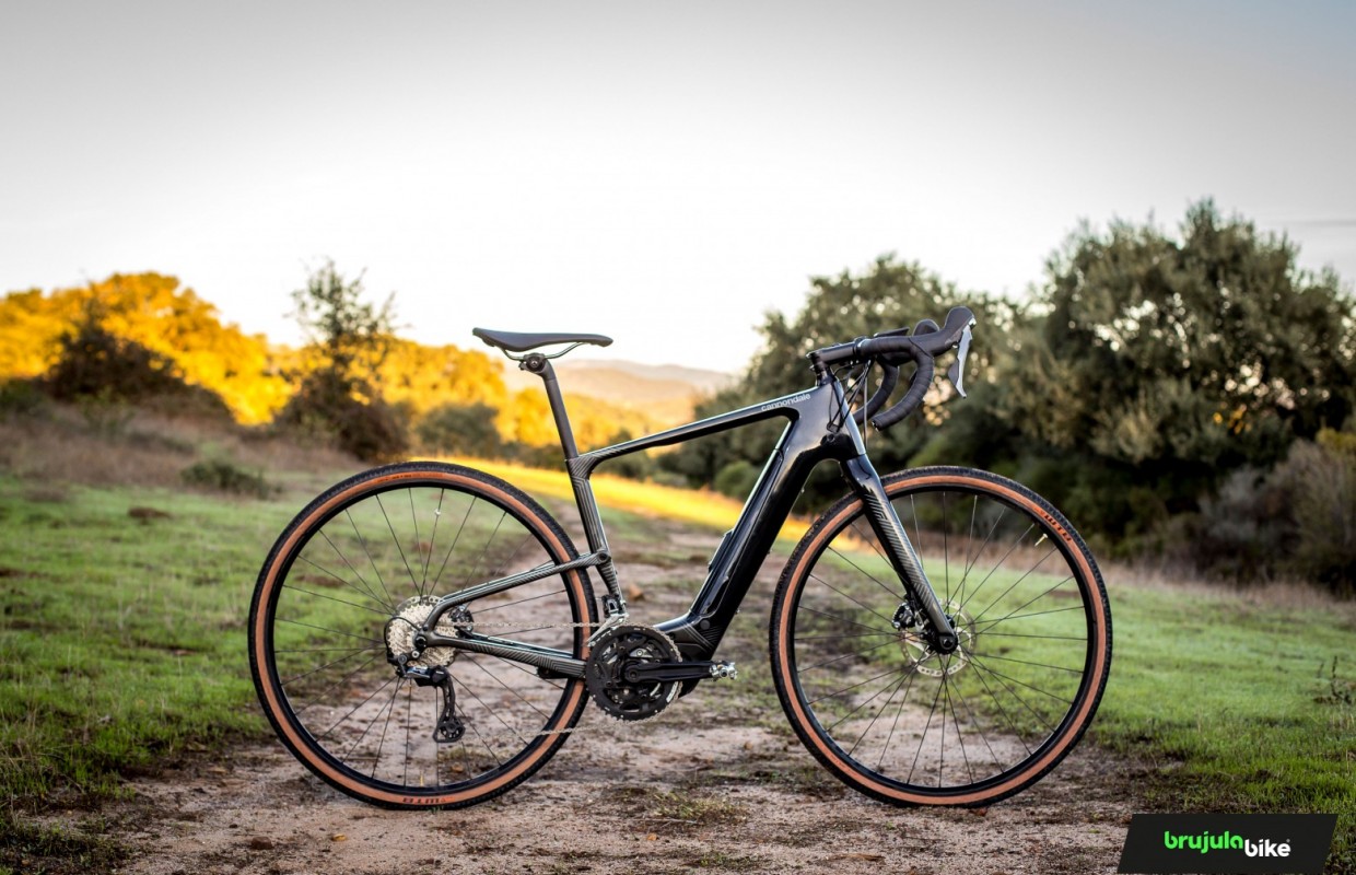 We tested the Cannondale Topstone Neo Carbon 2 - Brujulabike.com