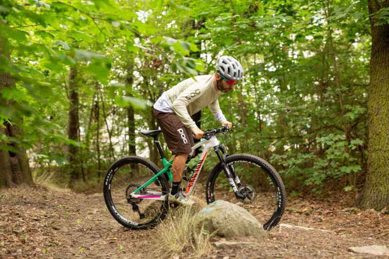 Canyon Lux World Cup CF 7 test evolution instead of revolution - Bike Magazine