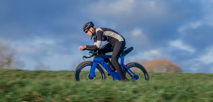 Review Canyon Speedmax CFR Disc eTap: 'high-end afgemonteerd, fietsen als een koning' - 3athlon.nl
