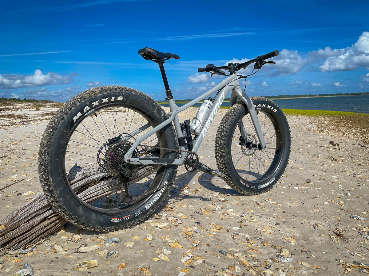 Review: Devinci Minus Fat Bike keeps the same look, but ...
