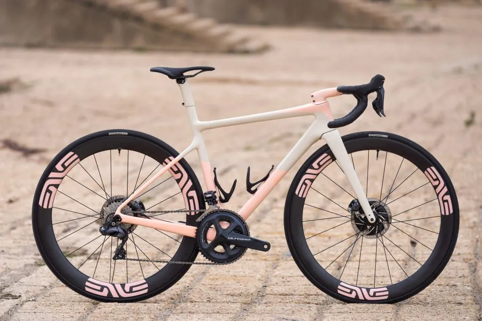 Enve launches its first complete road bike, the Custom Road | Cyclist