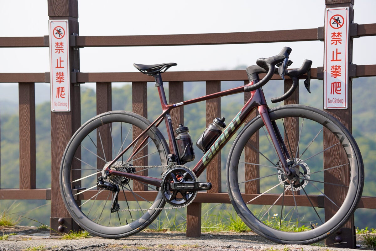 First Ride: The New Giant TCR Advanced SL Is a Love ...