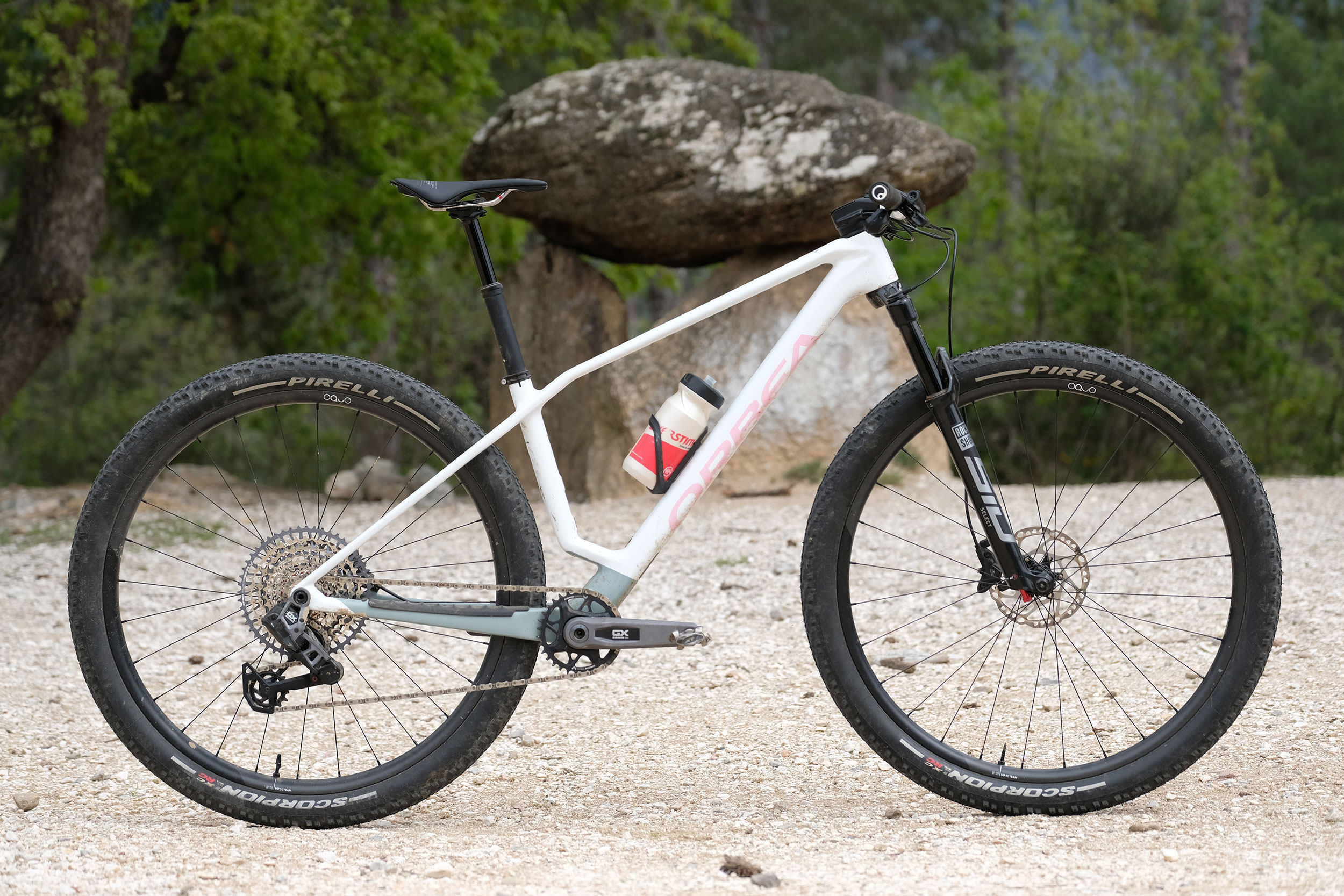 The Grinder 161: Orbea Alma, Industry 9 Hydra2 wheels, Muc-Off AirMach and more