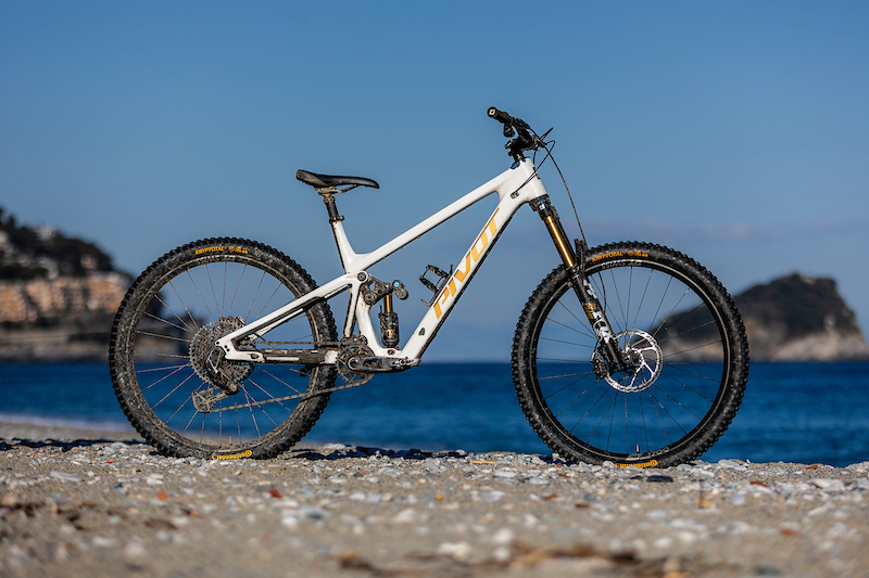 Review: The New Pivot Firebird is Well Balanced & Refined