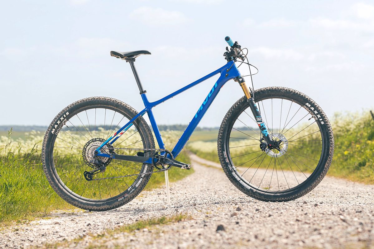 Pivot LES SL 29 Pro XT/XTR review - Mountain Bikes - Bikes