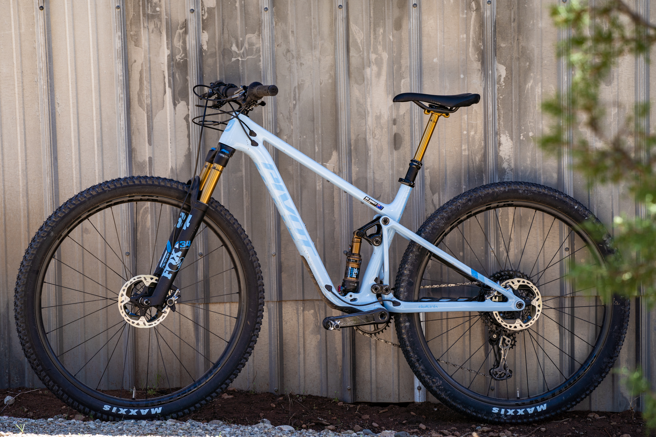 2023 Pivot Mach 4 SL Review | More tuneable & A LOT ...
