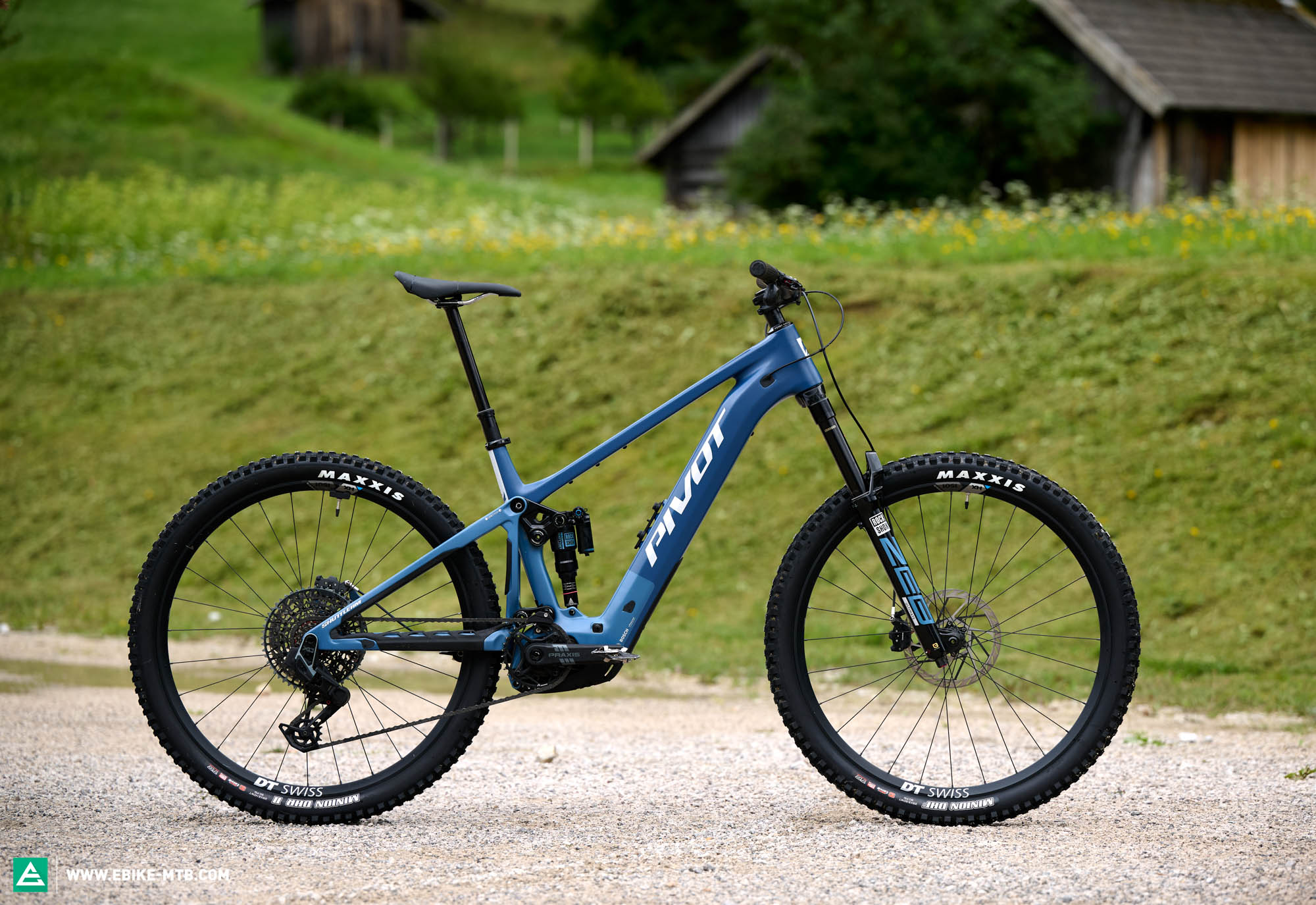 New 2025 Pivot Shuttle AM Pro on Review – Did Pivot Just Sharpen ...