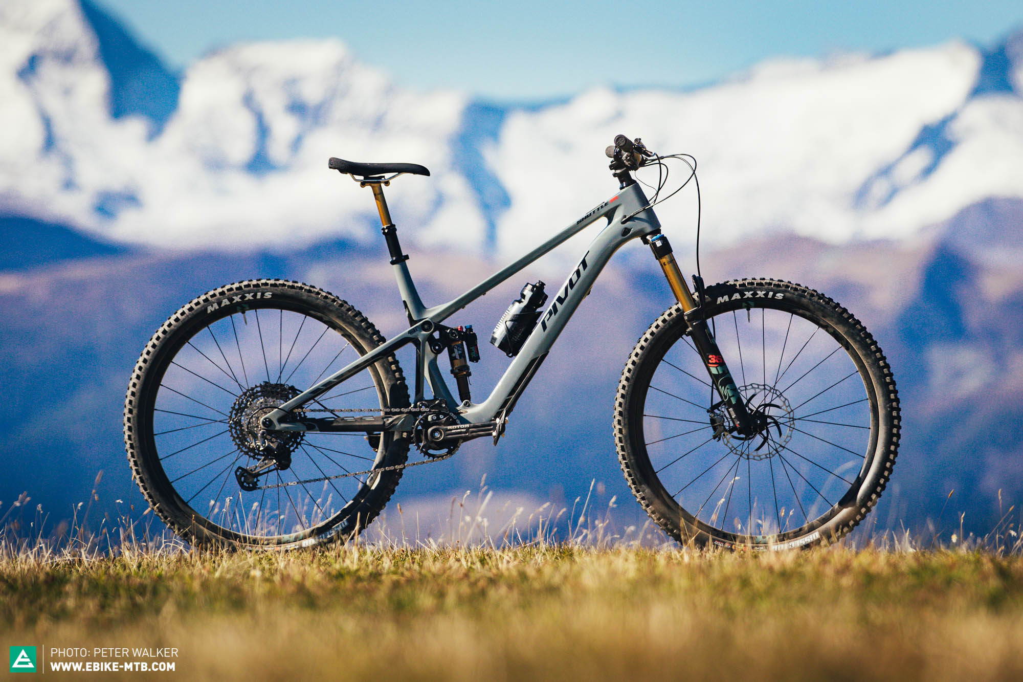 First ride review of the 2023 Pivot Shuttle SL Team XTR featuring the ...