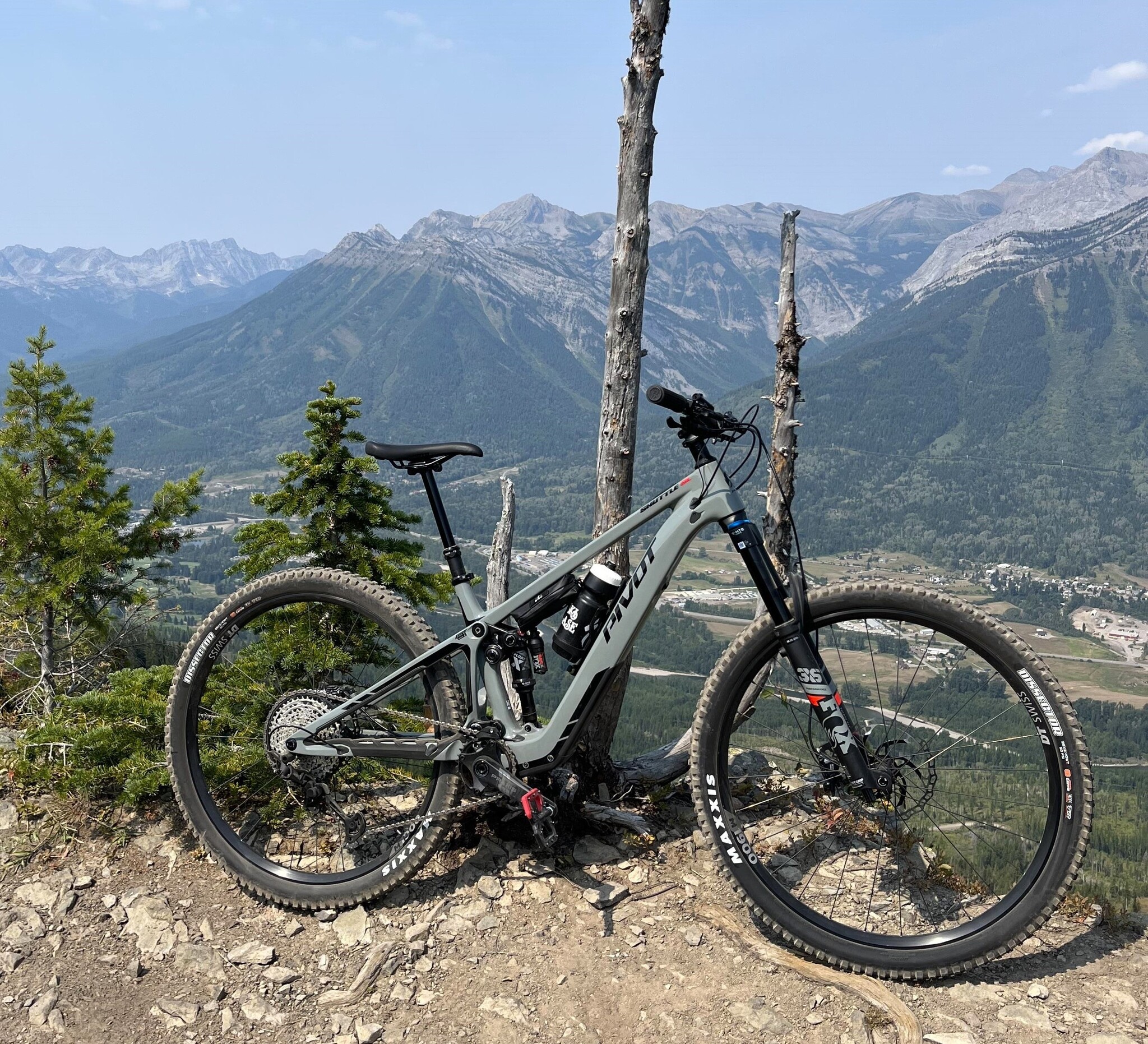 Jeff's Pivot Shuttle SL E-Mtb Review - Ski Base