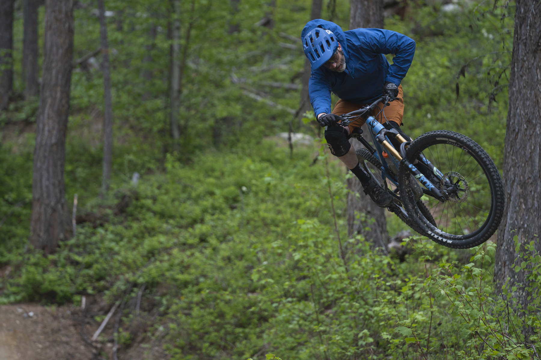 2024 Pivot Switchblade