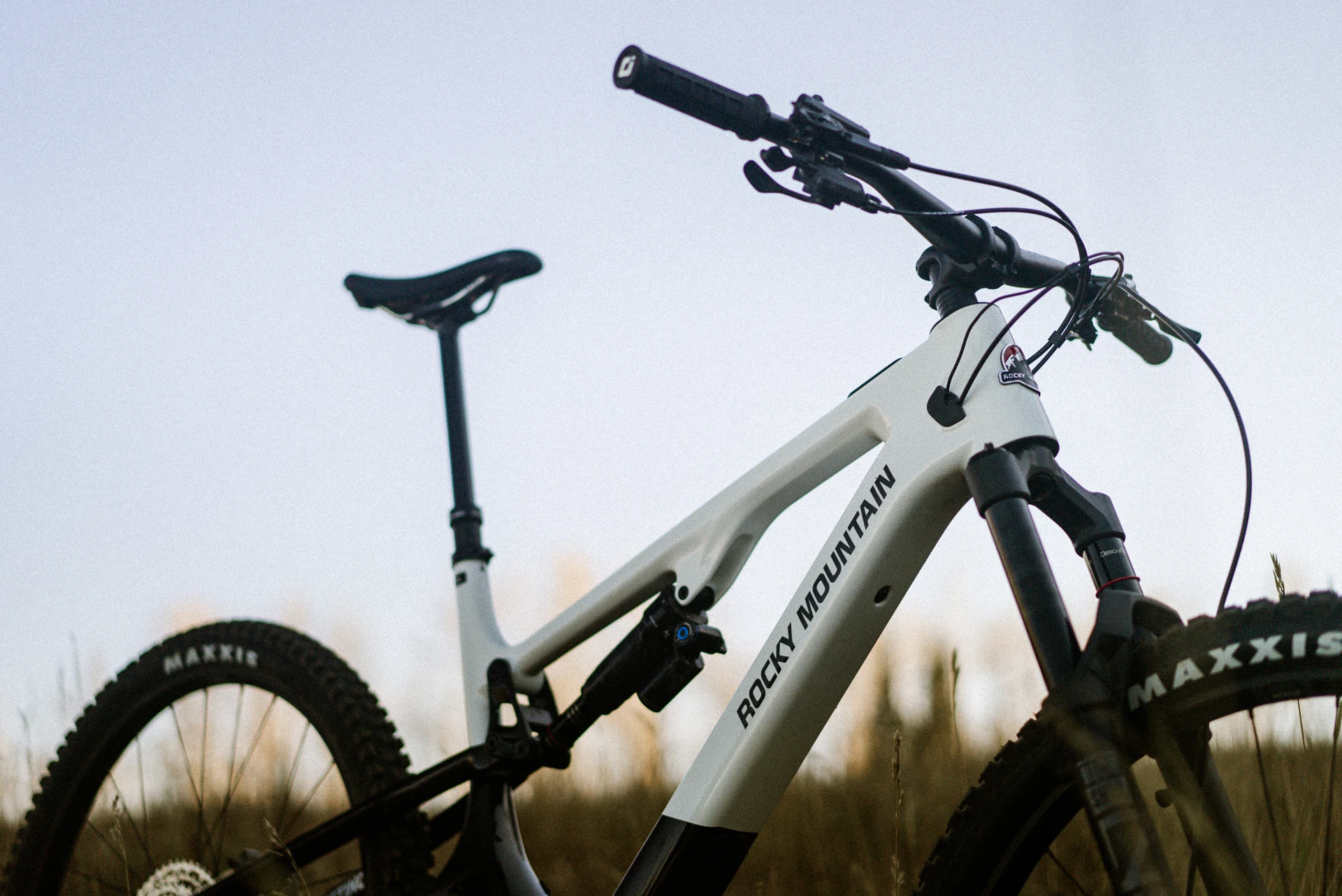 Rocky Mountain Instinct Powerplay SL Review: Rocky Goes Lightweight. - BIKER'S EDGE