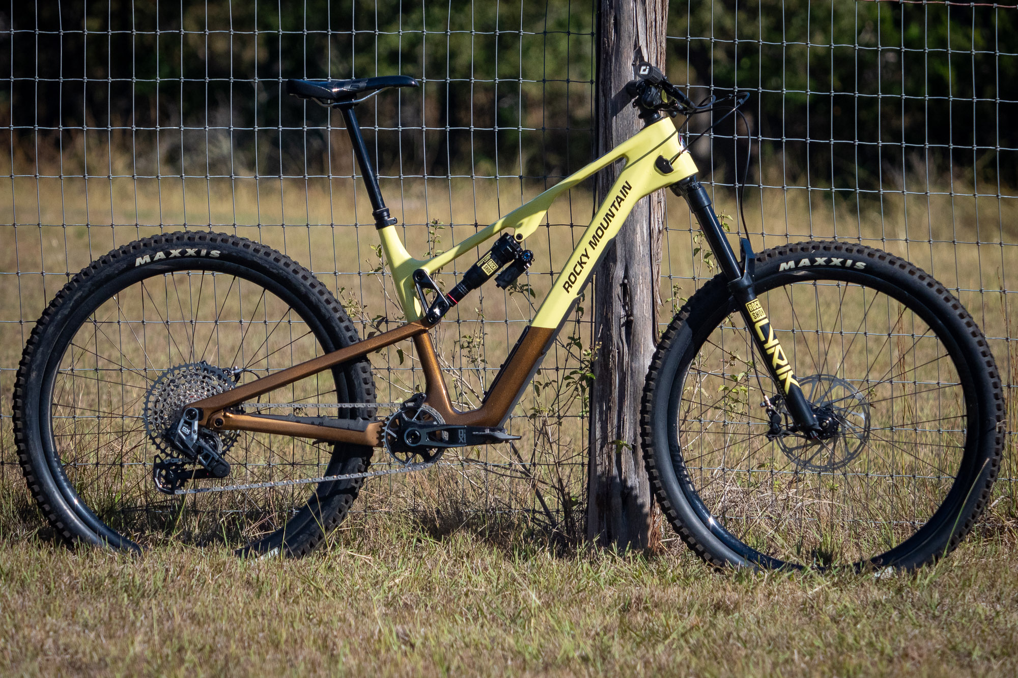 Mountain Bike Bends Around Turns, Literally: Rocky Mountain Instinct Carbon 70 AXS Review
