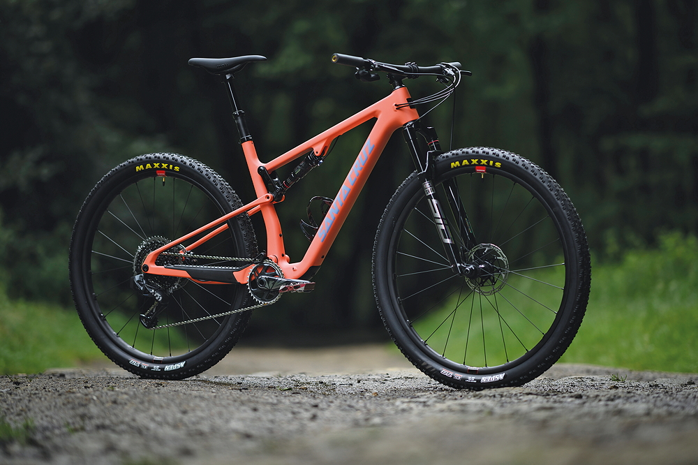 Santa Cruz Blur XC CC X01 AXS RSV review - MBR