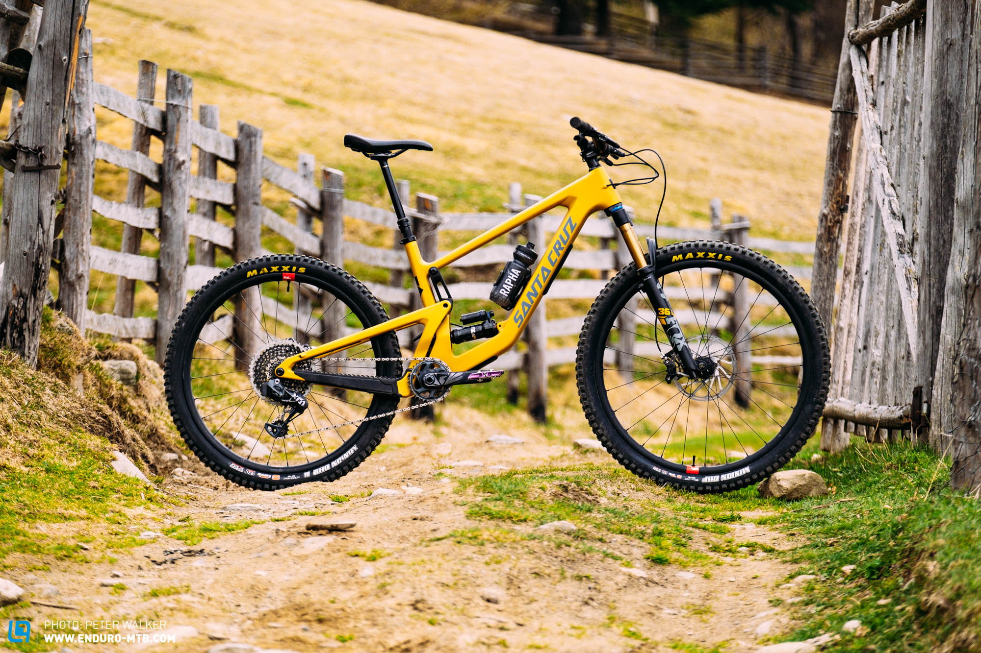 Santa Cruz Bronson CC X01 AXS – In our 2022 trail bike ...