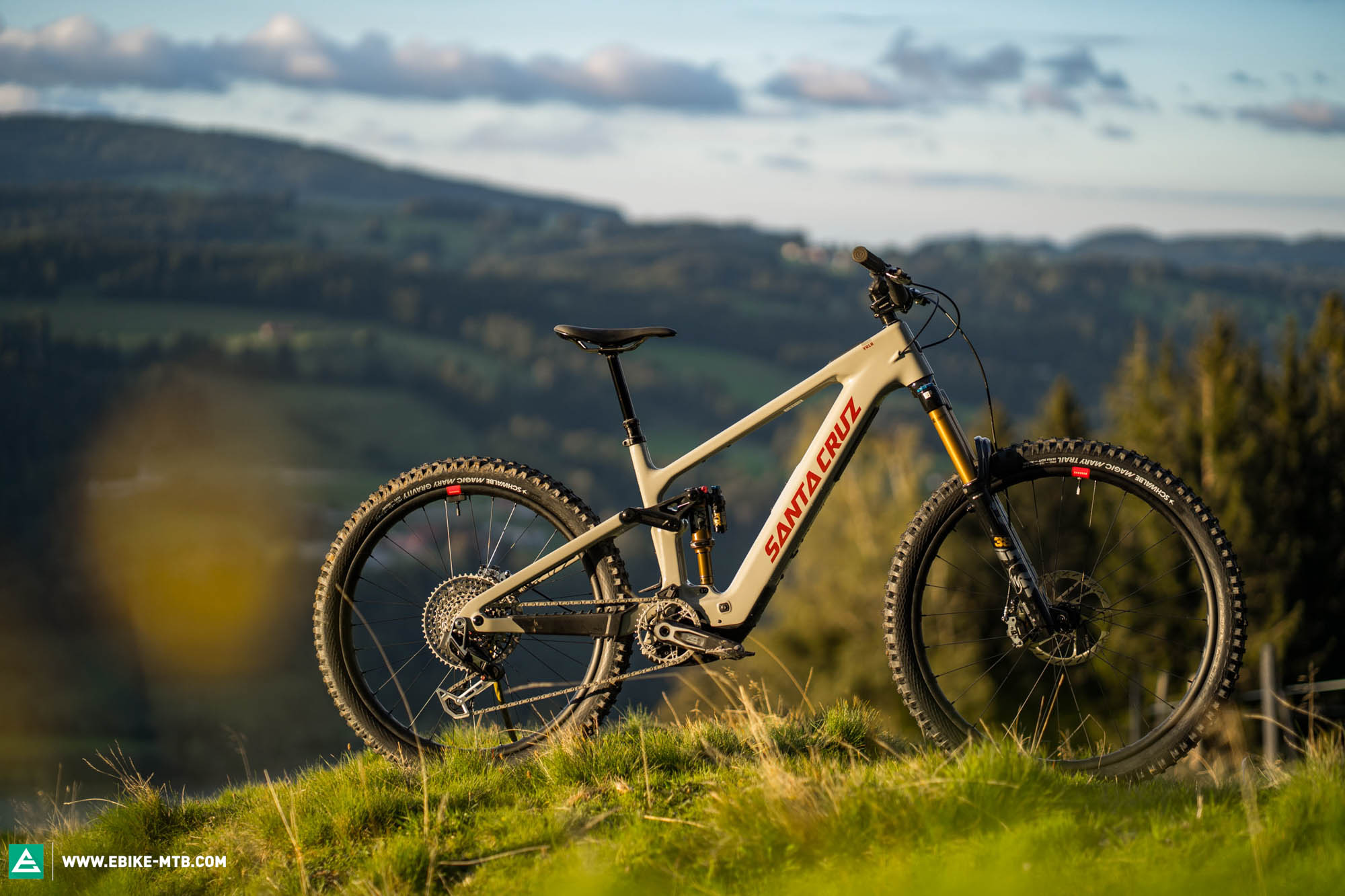 New Santa Cruz Vala on test – Doesn't look like a Santa! | E-MOUNTAINBIKE Magazine