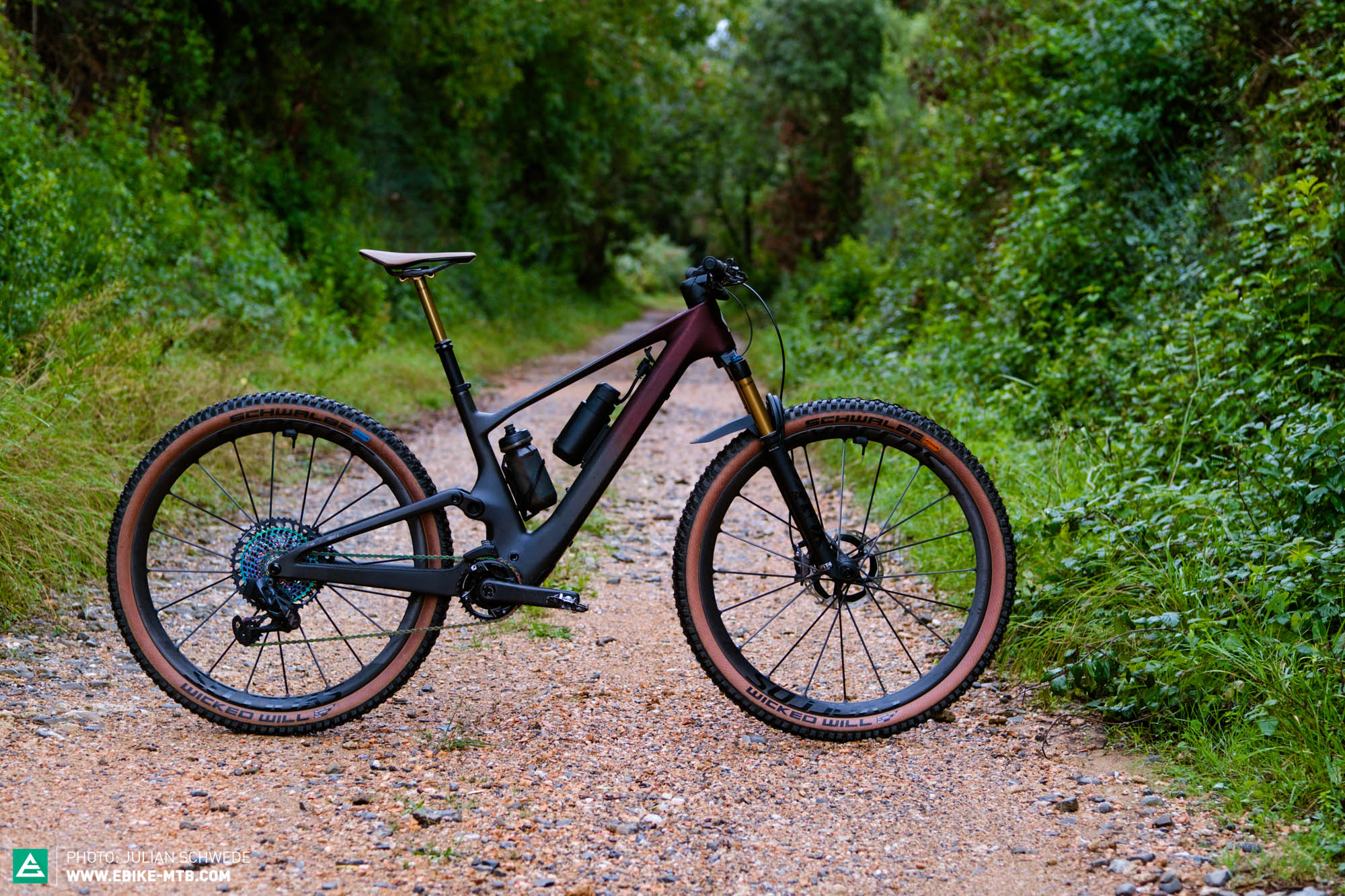 First ride review of the 2023 SCOTT Lumen eRIDE 900 SL – A new (high)light eMTB weighing just 15 kg? | E-MOUNTAINBIKE Magazine