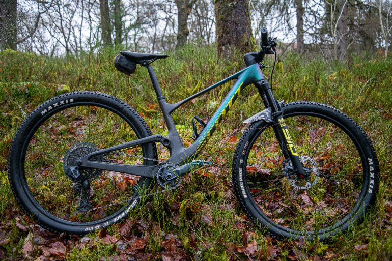 Tested : Pete’s Scott Spark RC Team Issue AXS Review.