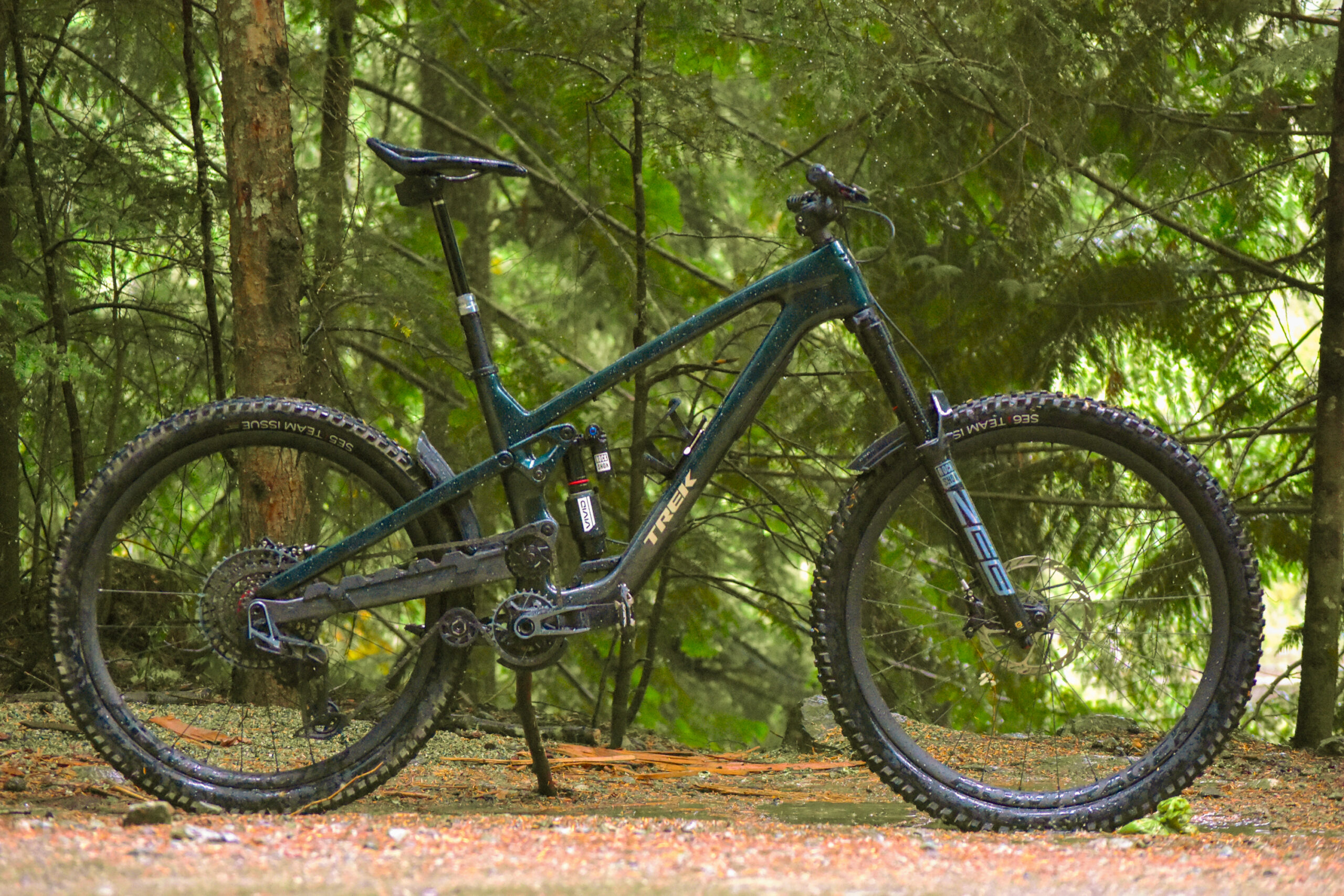 The Latest Trek Slash Gets High Pivot Redesign and More Rear Travel [Test Ride Review]
