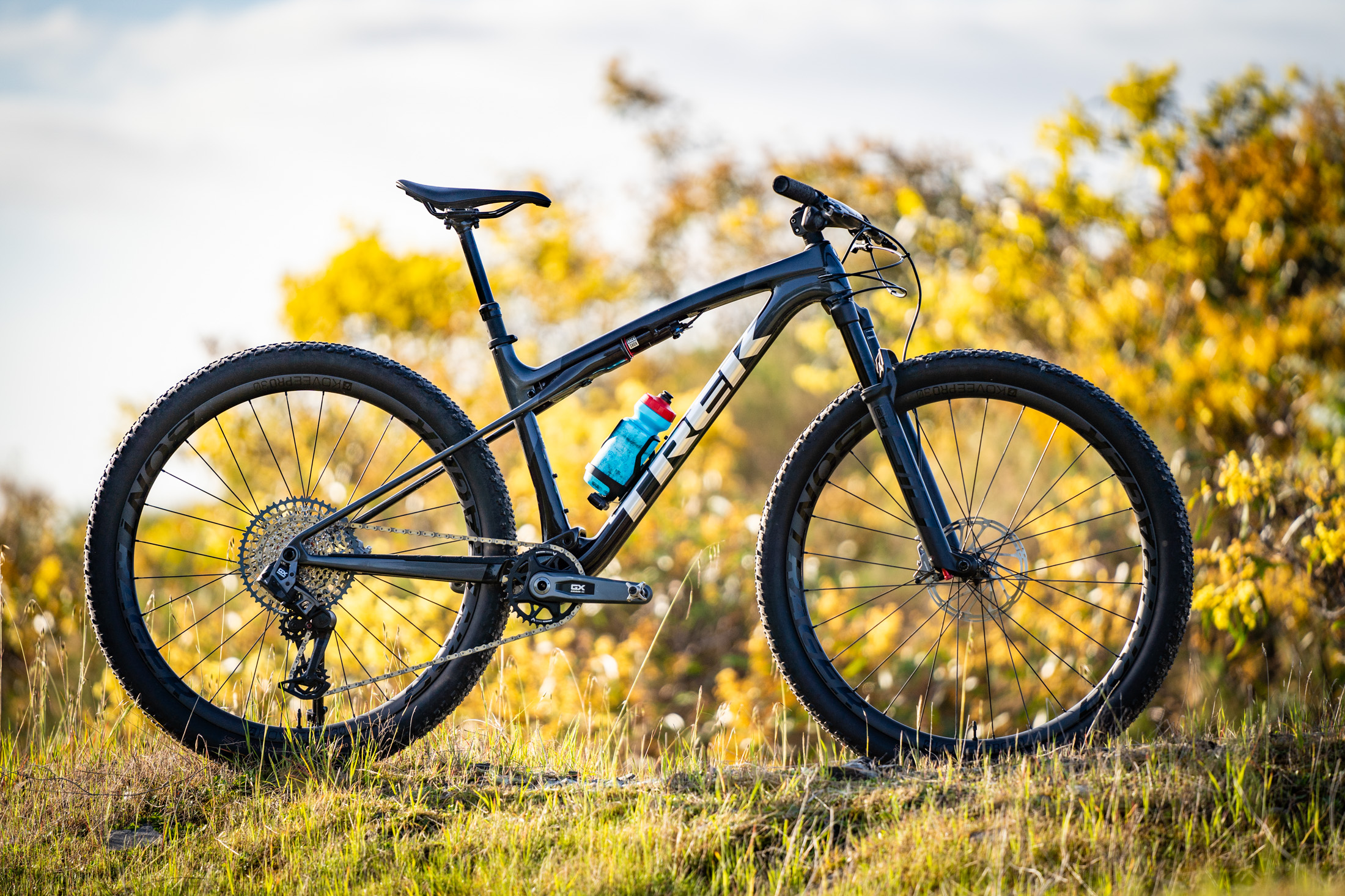 2024 Trek Supercaliber Review | A striking short-travel XC ...
