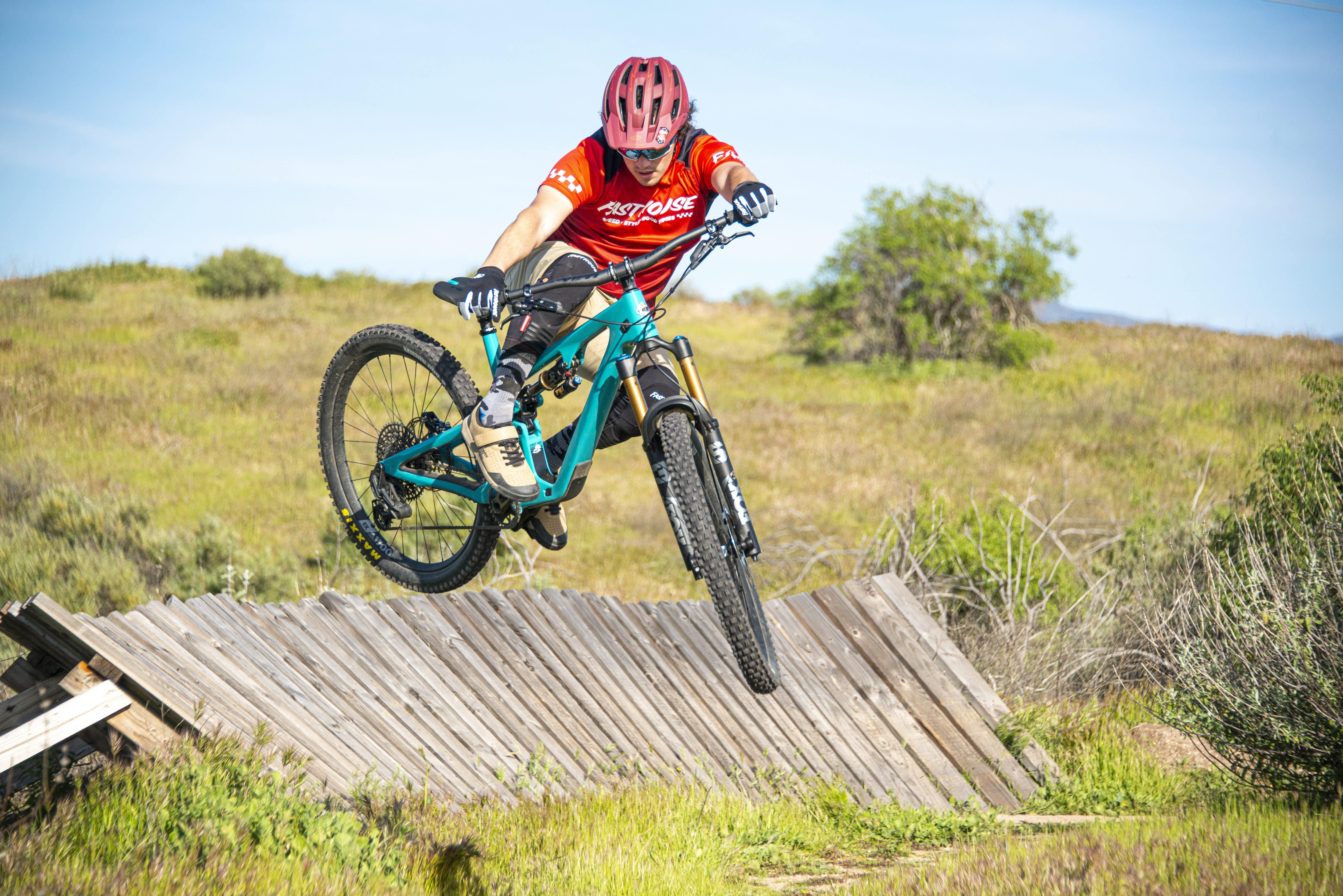 REVIEW: YETI’S ALL-NEW SB135 – THE MOST FUN YETI YET!