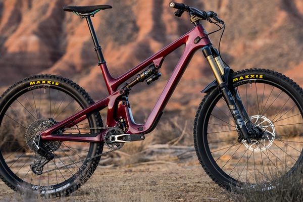 First Ride & Release: Yeti SB135 - The Dopamine Machine