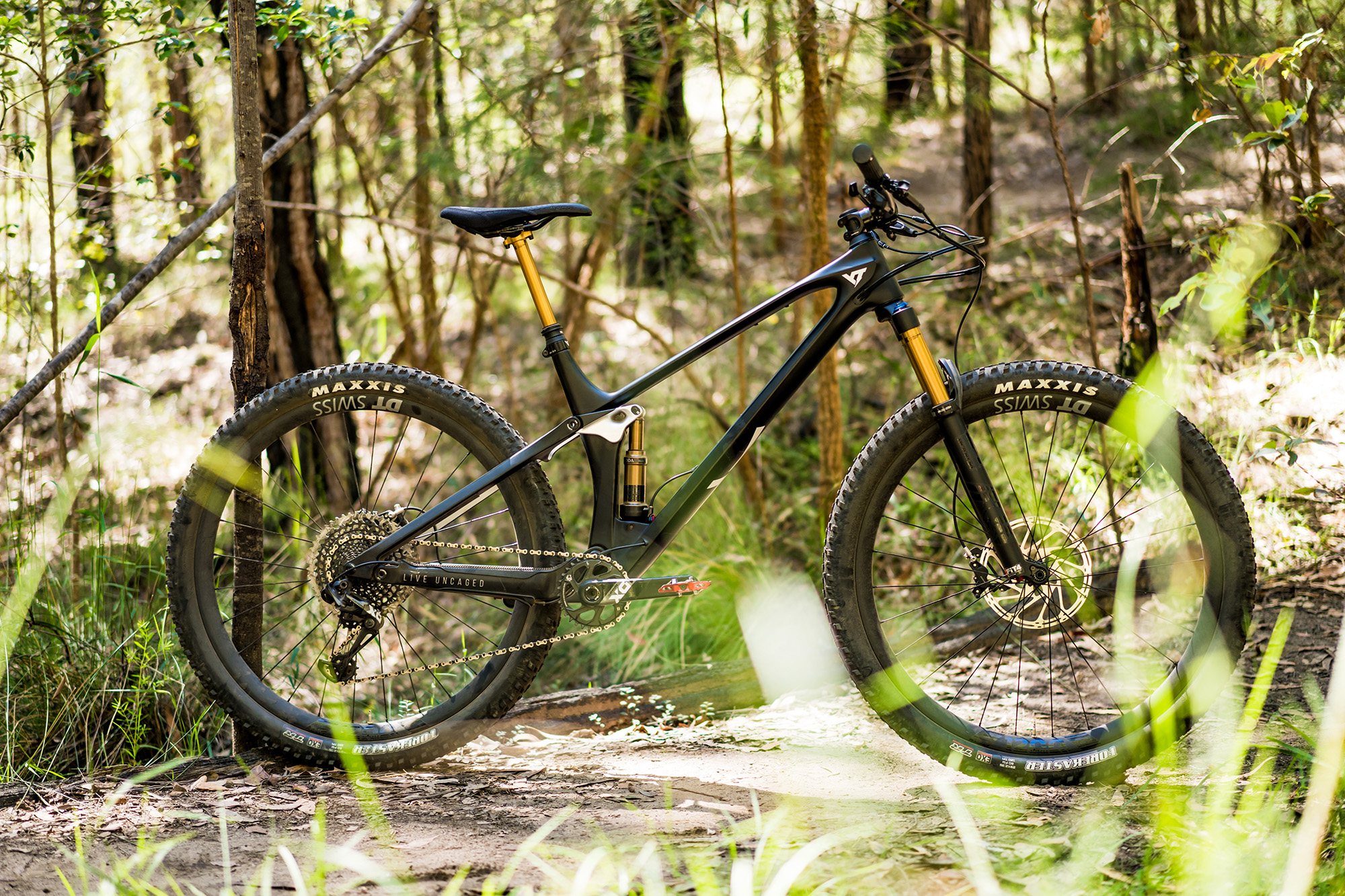 [R]eviewed // YT Izzo Carbon ‘Pro Race’