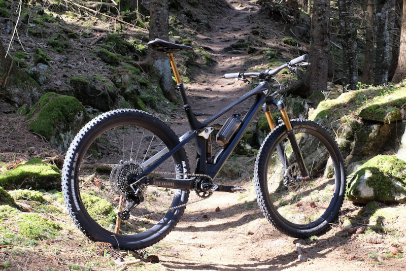 Review: YT's All-New Izzo Trail Bike